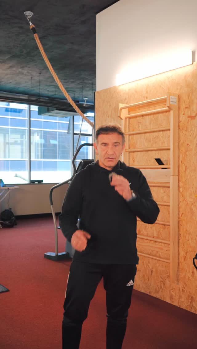 Instagram post from entrenareto. This post is in position 0.